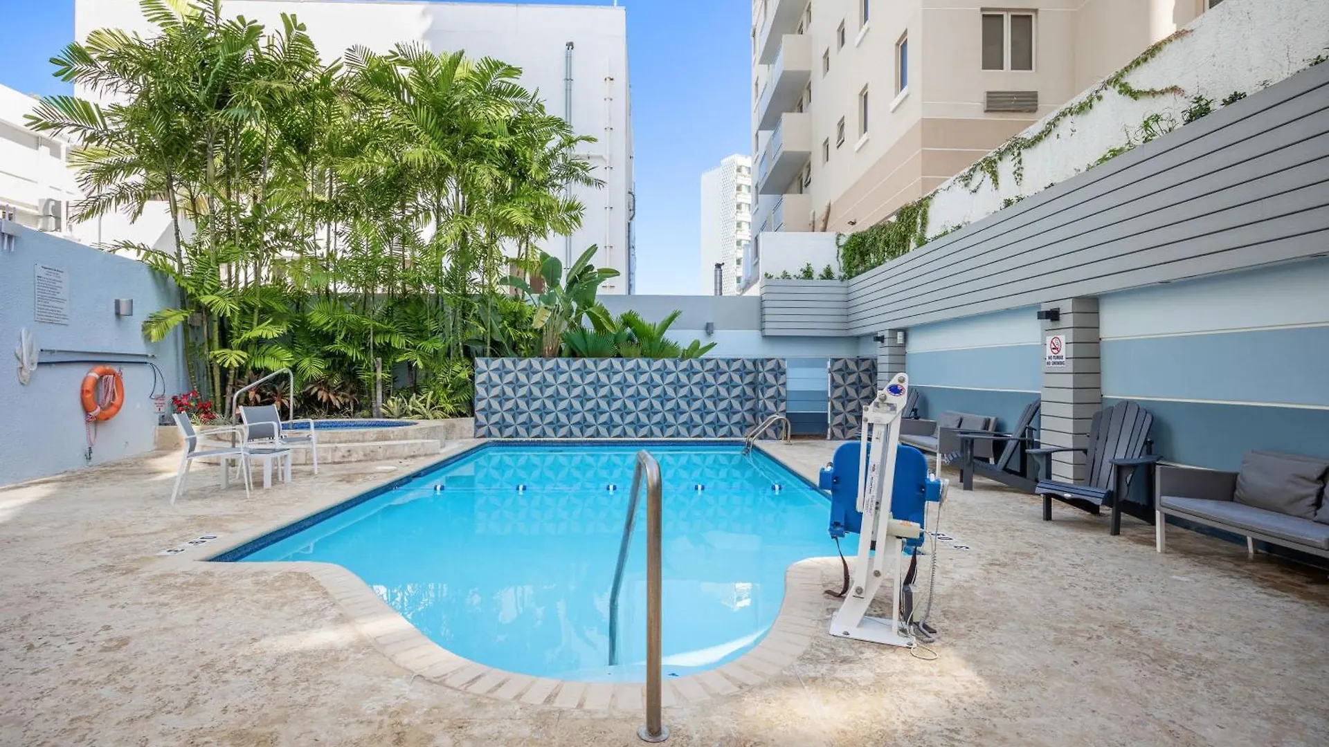 Resort Holiday Inn Express San Juan Condado By Ihg